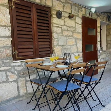 Paradise Garden 아파트